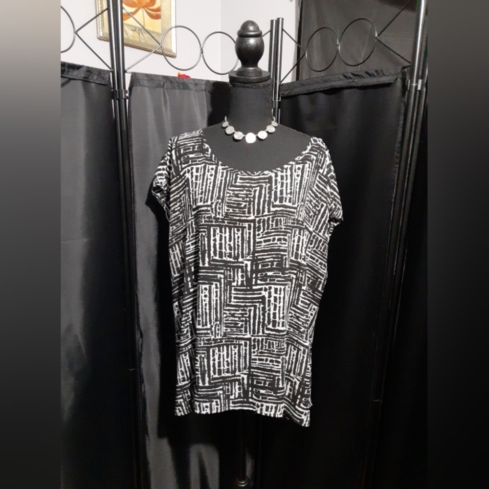Torrid Women's Blouse Top High Low Gigham Abstract Black White Size 1X Boho